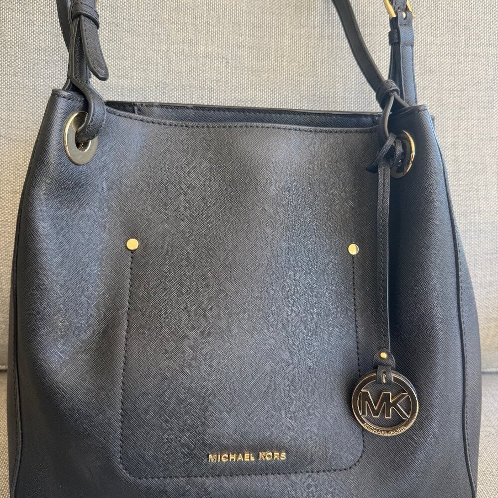Michael Kors Walsh Medium Shoulder Bag Black Leather